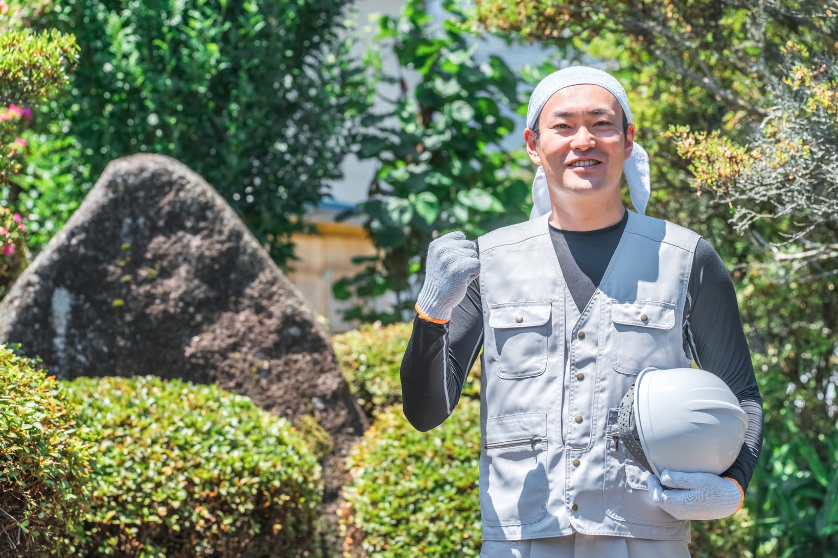 現場に立つ樋口松石のスタッフ